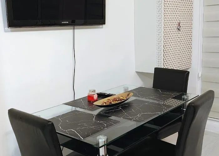 Apartment Spacious 3 Cozy