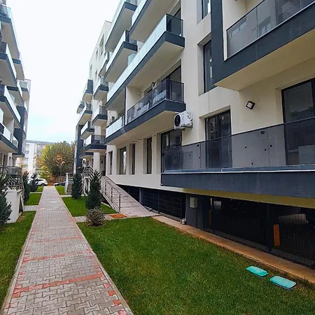 Apartment Spacious 3 Cozy Bucharest